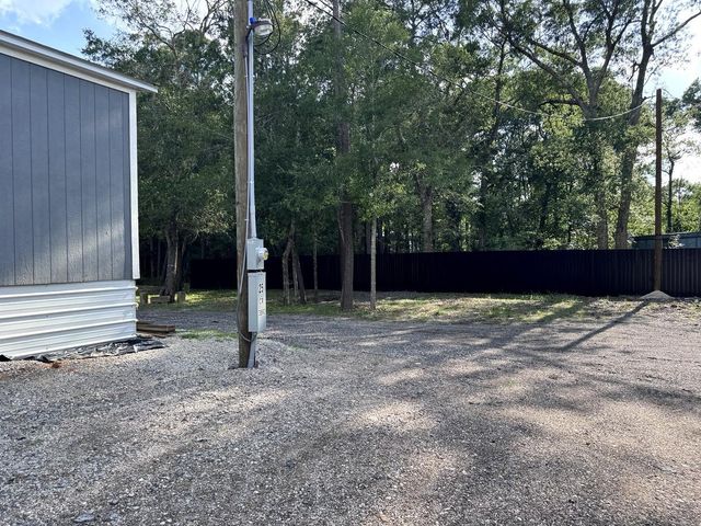 25 County Road 3893 W, Cleveland, TX 77328