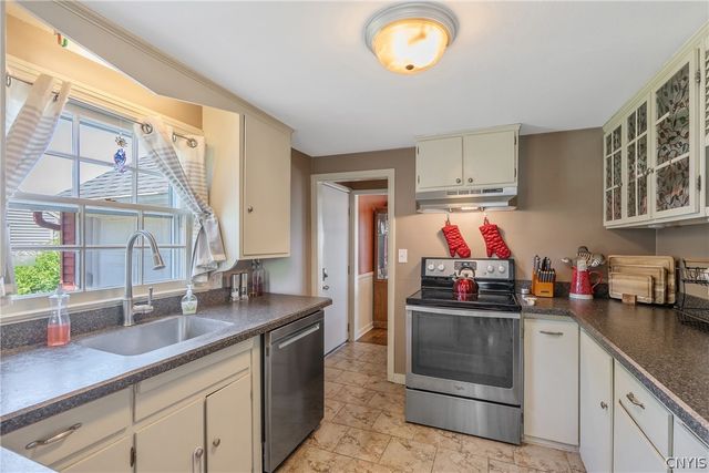 120 Hazelhurst Avenue, Clay, NY 13212