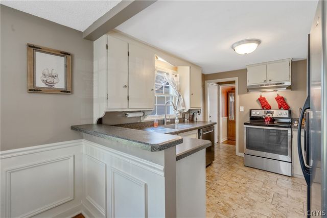 120 Hazelhurst Avenue, Clay, NY 13212