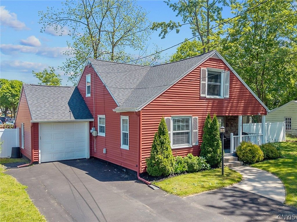 120 Hazelhurst Avenue, Clay, NY 13212