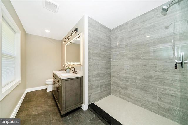 12509 KNIGHTSBRIDGE CT, Rockville, MD 20850