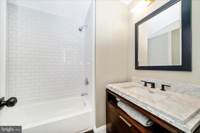 12509 KNIGHTSBRIDGE CT, Rockville, MD 20850