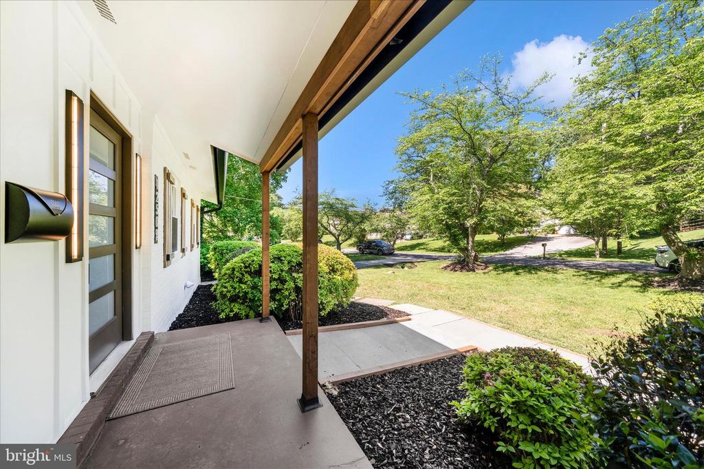 Image 45 of property listing at 12509 KNIGHTSBRIDGE CT, Rockville, MD 20850