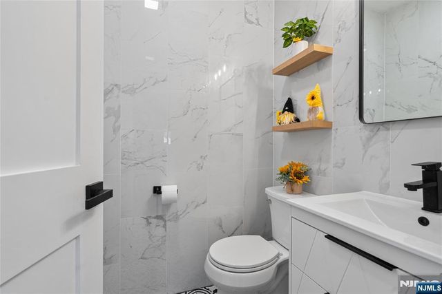 266 Elm Avenue, Teaneck, NJ 07666