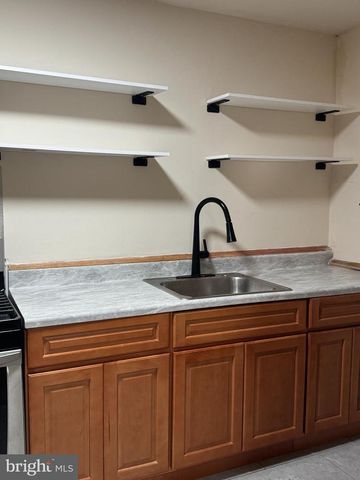 1304 BROWNING ST, Camden, NJ 08104