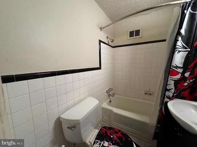 1304 BROWNING ST, Camden, NJ 08104