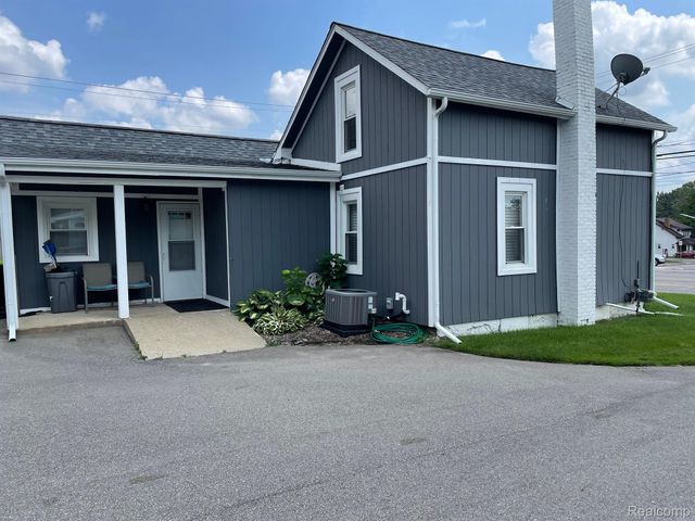 7556 Miller Road, Swartz Creek, MI 48473