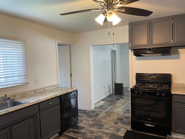 7556 Miller Road, Swartz Creek, MI 48473