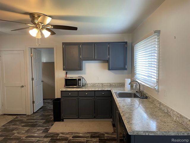 7556 Miller Road, Swartz Creek, MI 48473