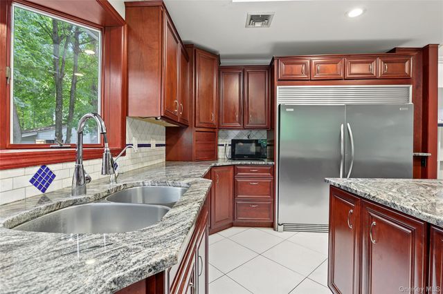 19 Farview Terrace, Suffern, NY 10901