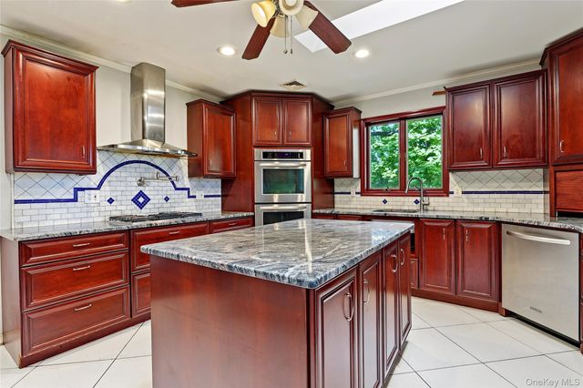 19 Farview Terrace, Suffern, NY 10901