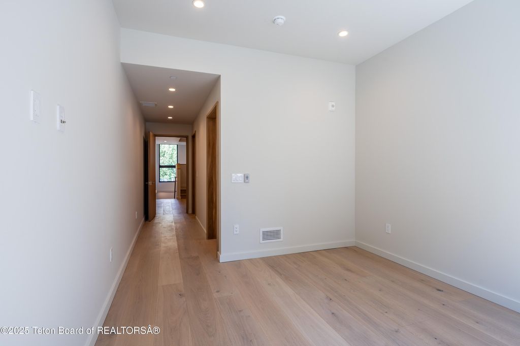 165 N GLENWOOD Street 23, Jackson, WY 83001 photo 10