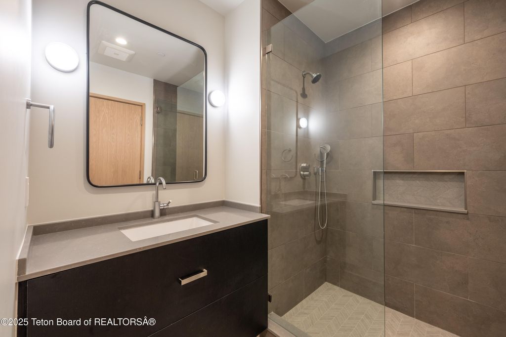 165 N GLENWOOD Street 23, Jackson, WY 83001 photo 12