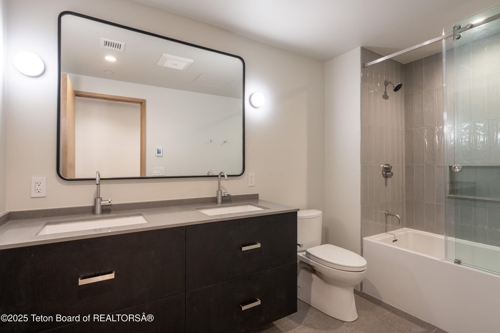 165 N GLENWOOD Street 23, Jackson, WY 83001 photo 14