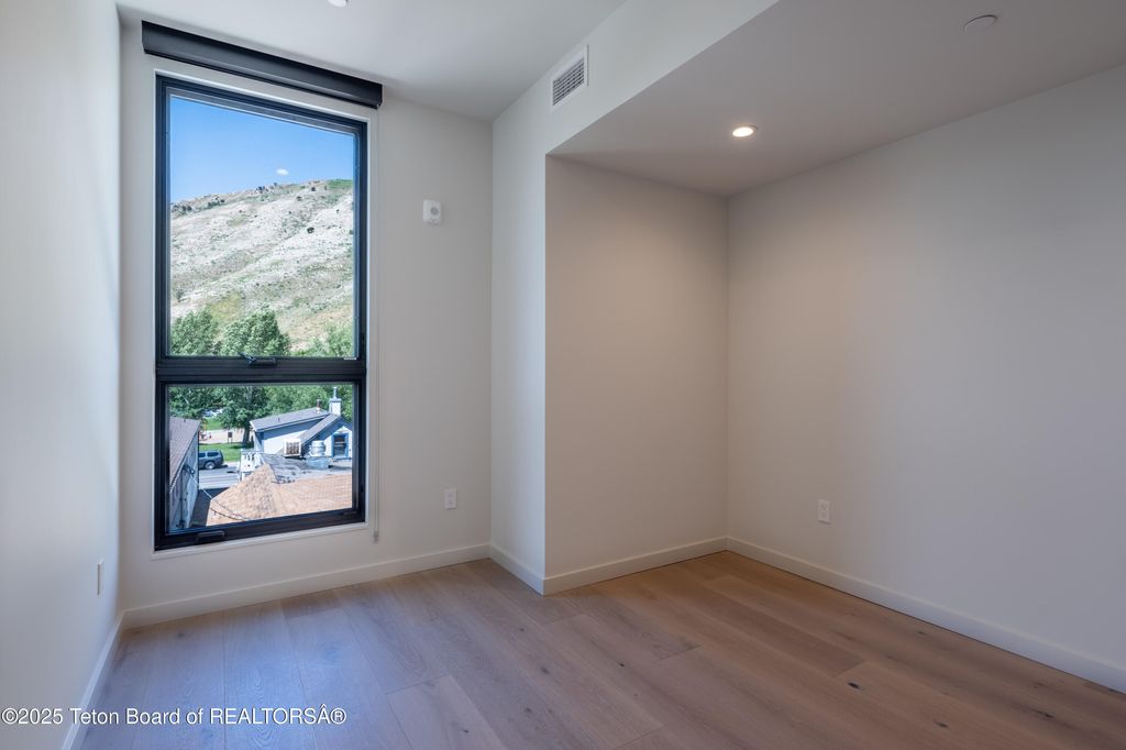 165 N GLENWOOD Street 23, Jackson, WY 83001 photo 18