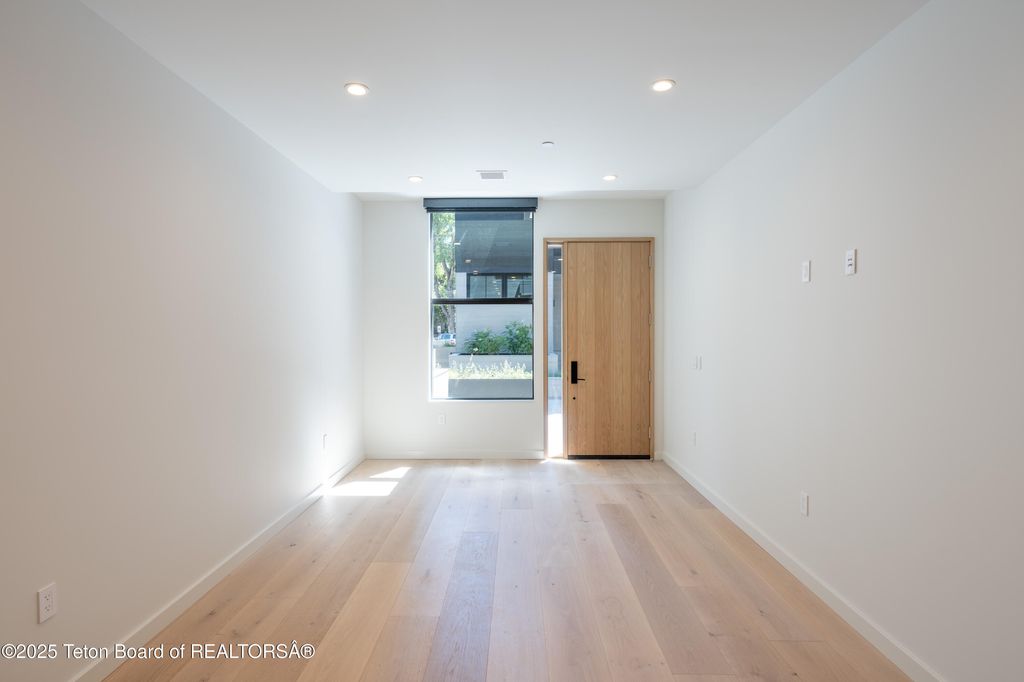 165 N GLENWOOD Street 23, Jackson, WY 83001 photo 2