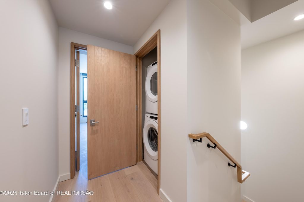 165 N GLENWOOD Street 23, Jackson, WY 83001 photo 20