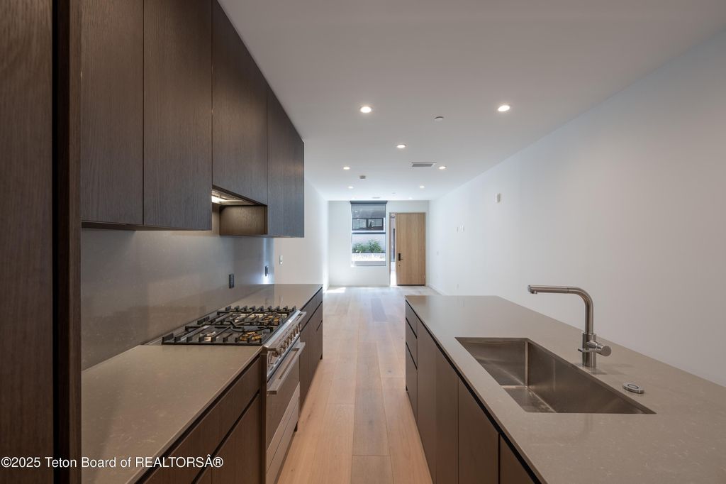 165 N GLENWOOD Street 23, Jackson, WY 83001 photo 5