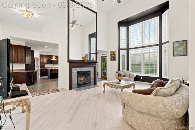 624 Nairn Circle, Highland Charter Township, MI 48357