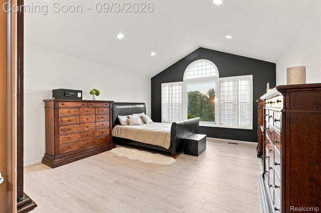 624 Nairn Circle, Highland Charter Township, MI 48357