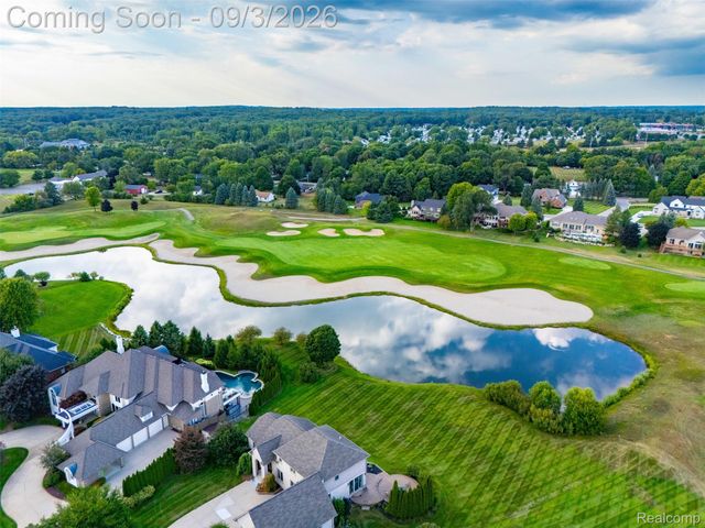 624 Nairn Circle, Highland Charter Township, MI 48357