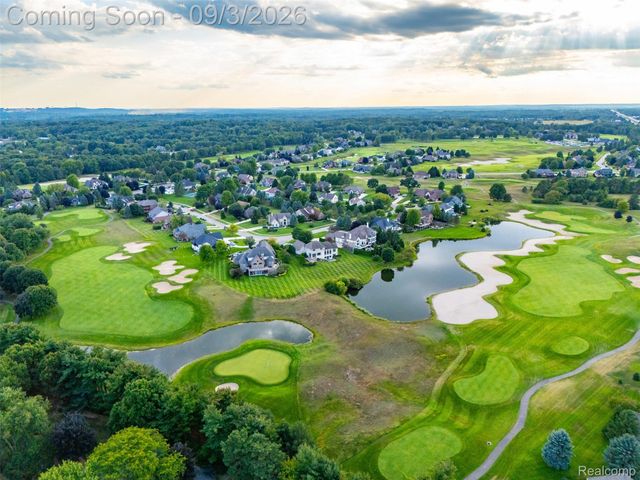 624 Nairn Circle, Highland Charter Township, MI 48357