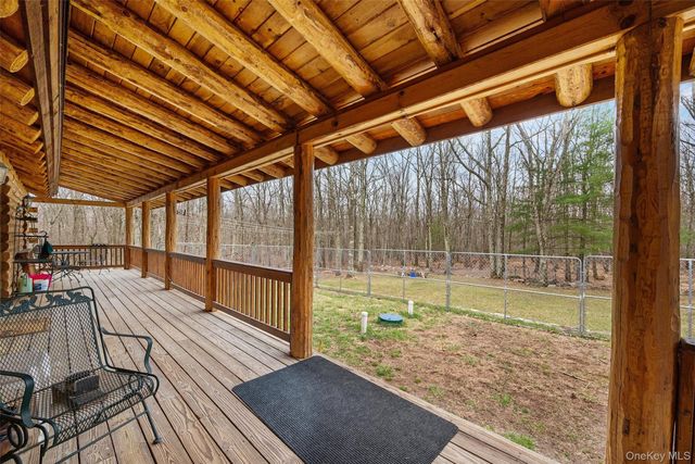 563 Peenpack Trail, Sparrowbush, NY 12780