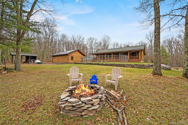 563 Peenpack Trail, Sparrowbush, NY 12780