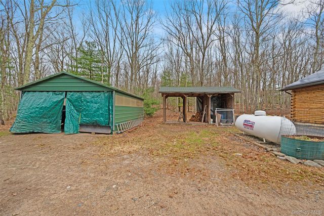 563 Peenpack Trail, Sparrowbush, NY 12780