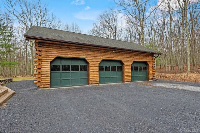 563 Peenpack Trail, Sparrowbush, NY 12780