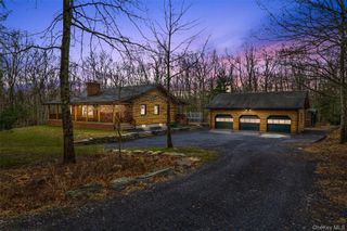 563 Peenpack Trail, Sparrowbush, NY 12780