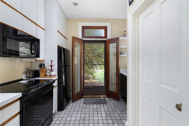 66 Webster Street 1, Newport, RI 02840