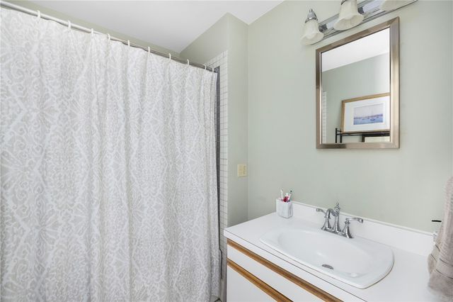 66 Webster Street 1, Newport, RI 02840