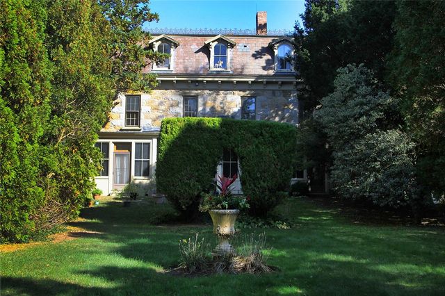 66 Webster Street 1, Newport, RI 02840