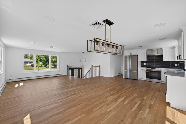 585 N Eastern Ave, Fall River, MA 02720