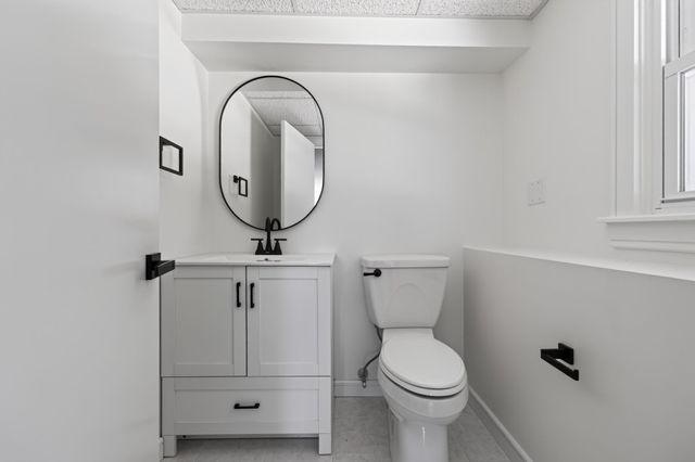 585 N Eastern Ave, Fall River, MA 02720