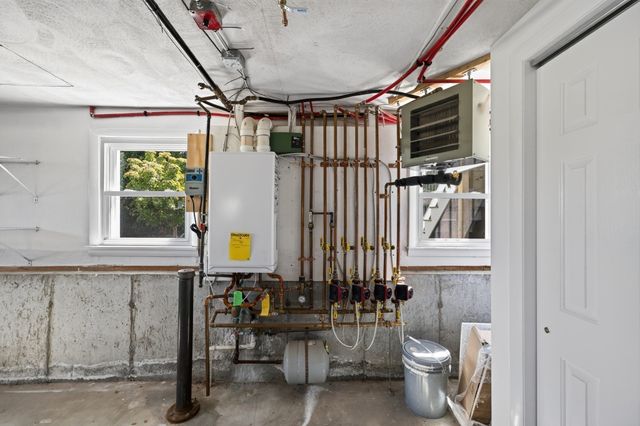 585 N Eastern Ave, Fall River, MA 02720