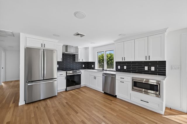 585 N Eastern Ave, Fall River, MA 02720