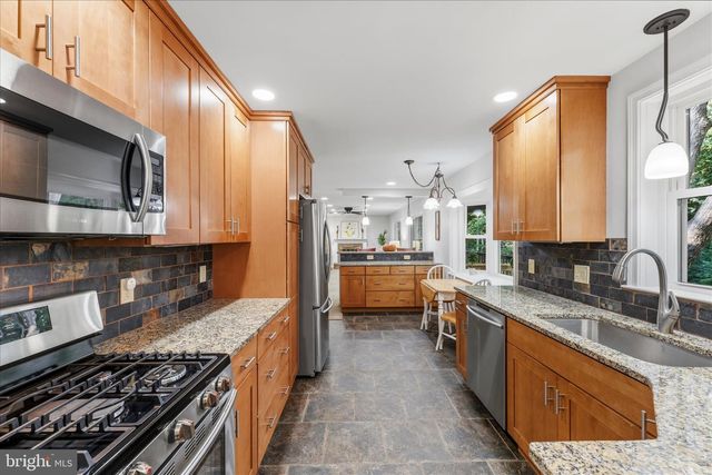 1516 N CHAMBLISS ST, Alexandria, VA 22312
