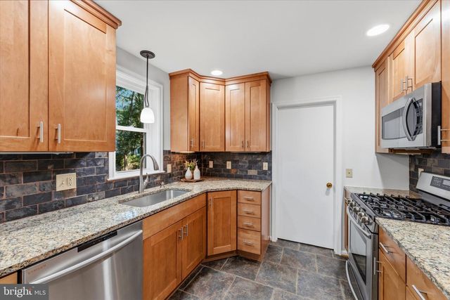 1516 N CHAMBLISS ST, Alexandria, VA 22312