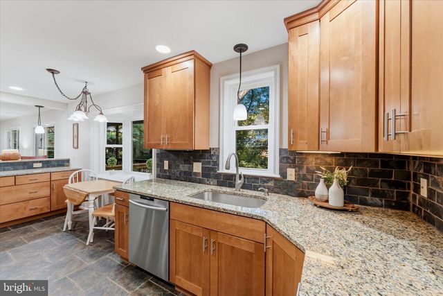 1516 N CHAMBLISS ST, Alexandria, VA 22312