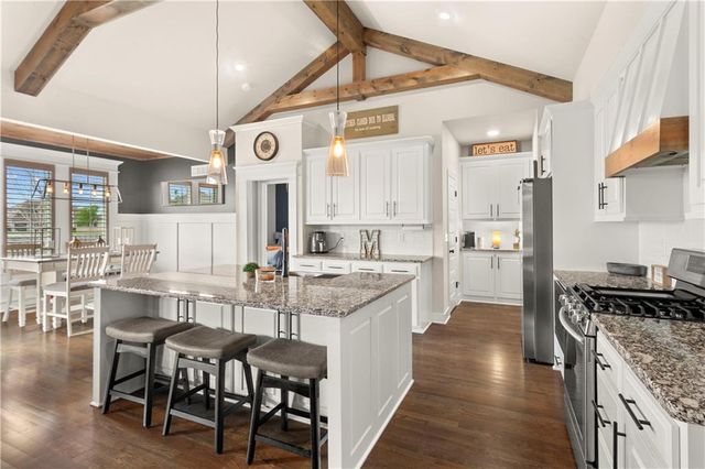 228 SW Davenport Drive, Blue Springs, MO 64014