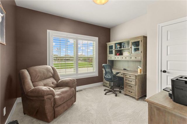 228 SW Davenport Drive, Blue Springs, MO 64014