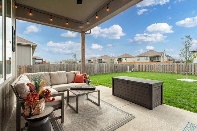 228 SW Davenport Drive, Blue Springs, MO 64014