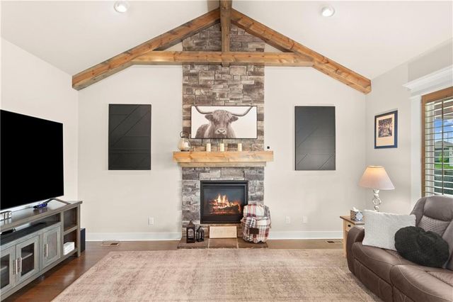 228 SW Davenport Drive, Blue Springs, MO 64014