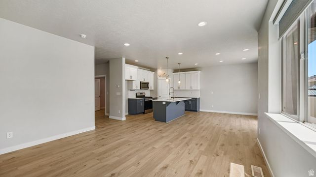 4184 E SUN CREST DR, Eagle Mountain, UT 84005