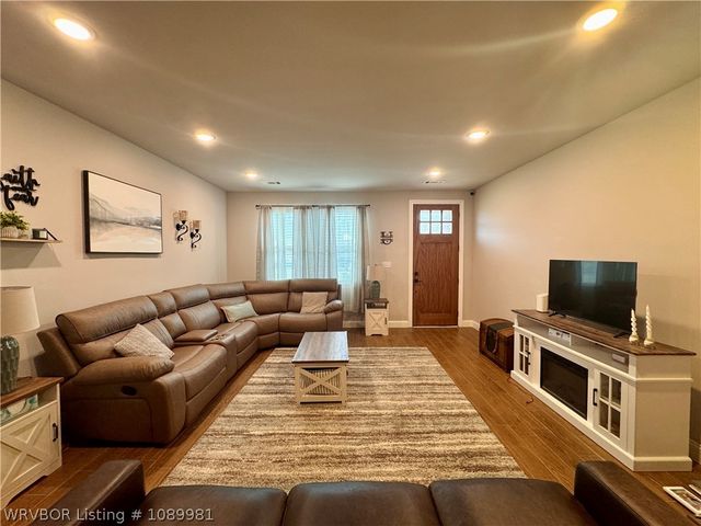 1100 Lavender Road, Fort Smith, AR 72916