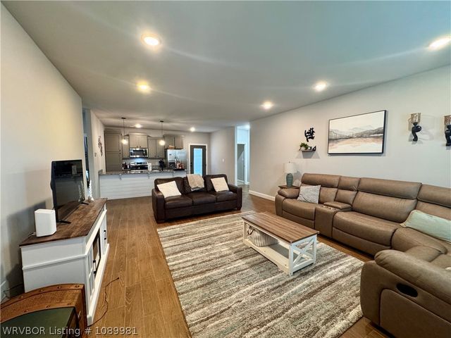 1100 Lavender Road, Fort Smith, AR 72916