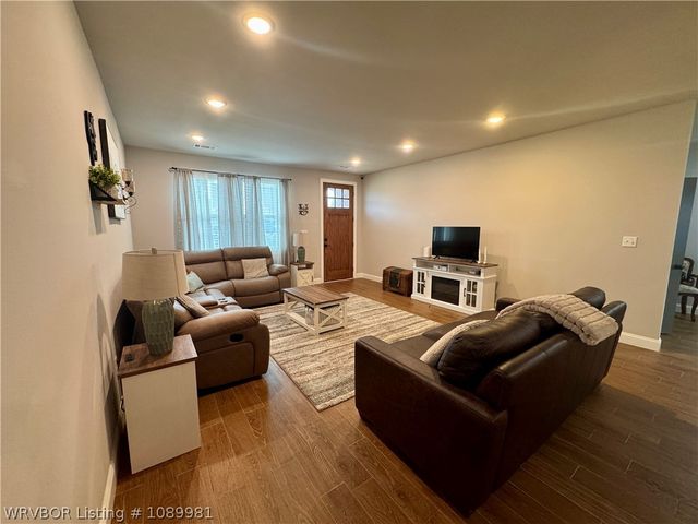 1100 Lavender Road, Fort Smith, AR 72916