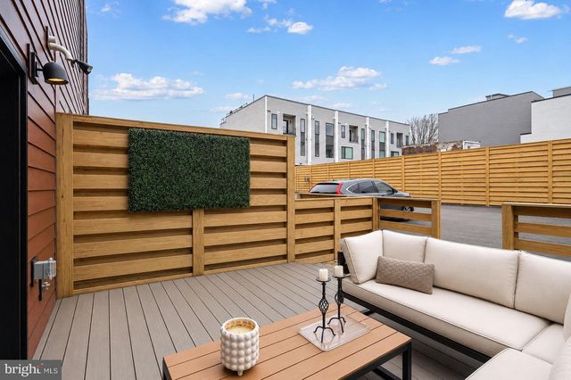 631 E THOMPSON ST, Philadelphia, PA 19125
